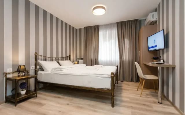 Falcon Apartments - Metro - photo 3