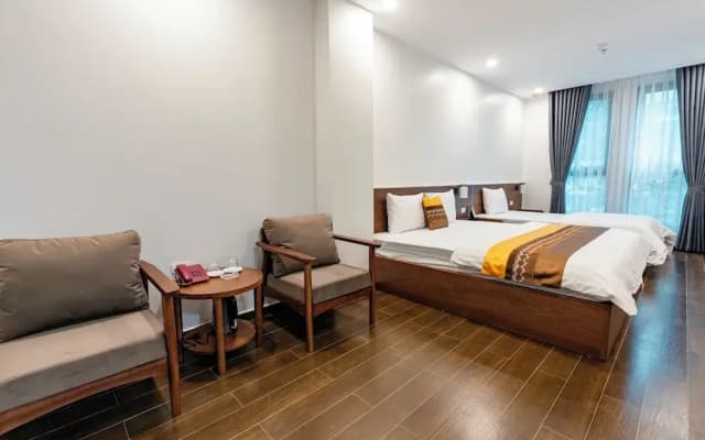 Golden Crown Hotel - photo 5