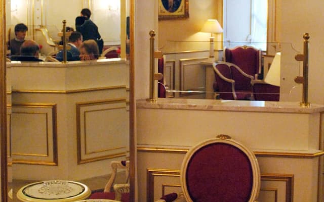 Schlosshotel Römischer Kaiser - photo 2