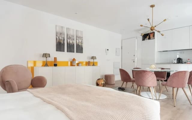 Incredible Design 2bedroom Apt, Sleeps 6 in Centro - photo 3