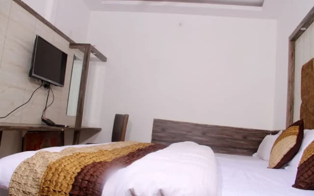 New Frontier Hotel - photo 3