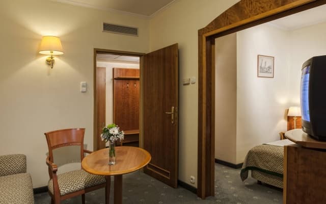 Danubius Hotel Hungaria City Center - photo 3
