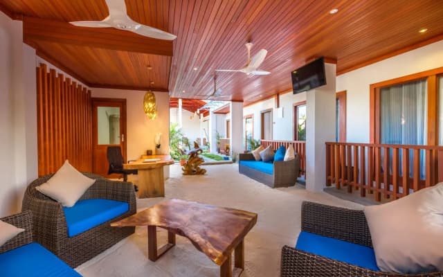 Ithaa Dhigurah - photo 2
