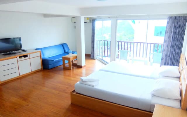 Charming Inn Hotel - photo 5
