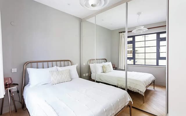 Modern Brentford Flat - photo 4
