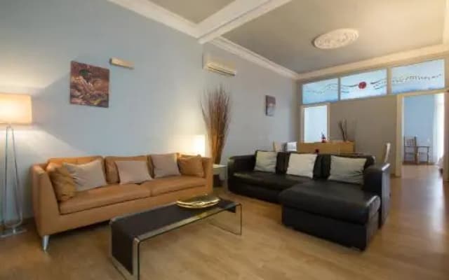 Luxury Central Apartment - photo 5