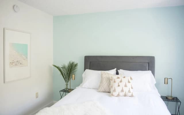 Vibrant 2BR in Miami River Inn by Sonder - photo 5