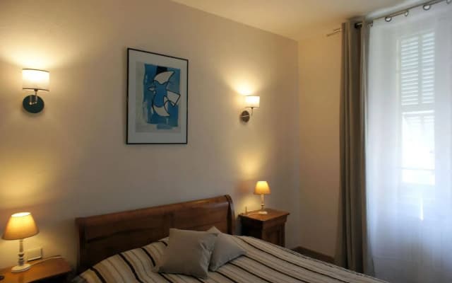 Apartment - Old Nice - Garibaldi Bonaparte - 3 BDR - 2 bath - AC - Balcony - photo 2