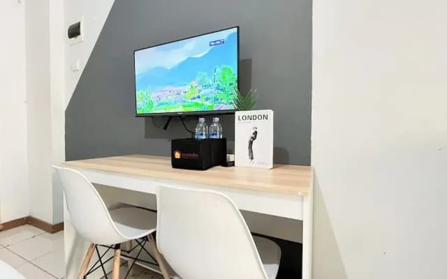 Basic Studio Room Apartment At Green Palm Residence - photo 2