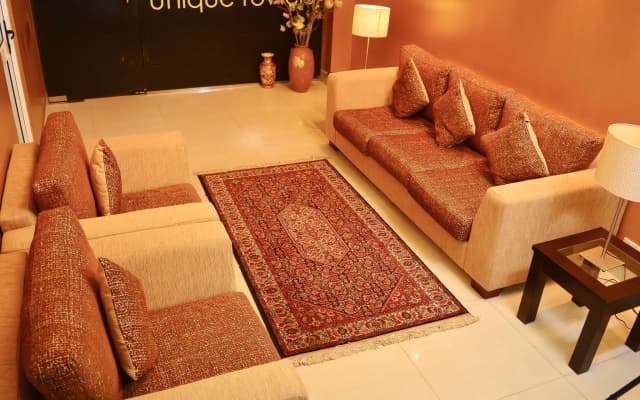 Unique Towers Luxury Boutique Suites - photo 4