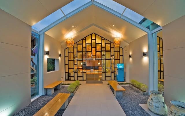 Surintra Boutique Resort - photo 2