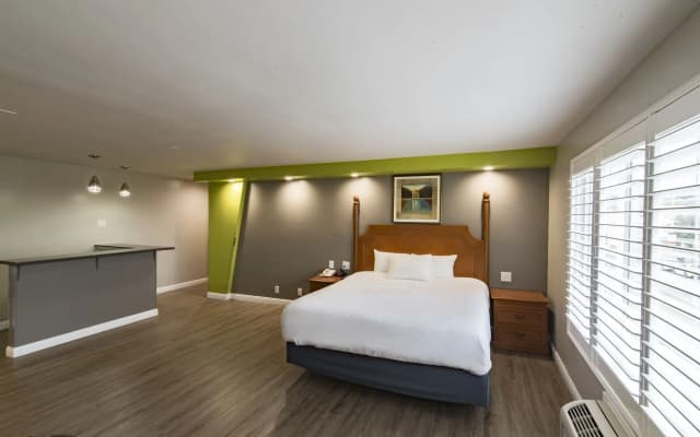 The SeaScape Inn - photo 3