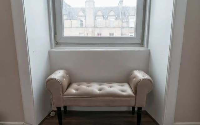 Newly Refurbished 1 Bedroom Flat - photo 5