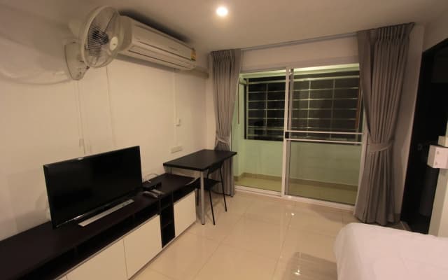Napaville Huai Khwang Hostel - photo 3