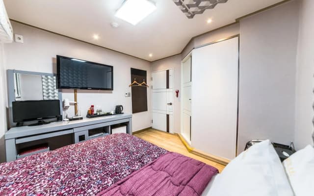 Bobos Motel - photo 4