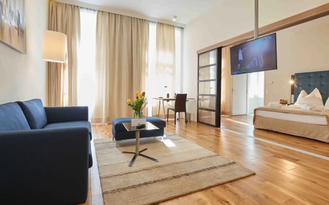 HiLight Suites Hotel - photo 4