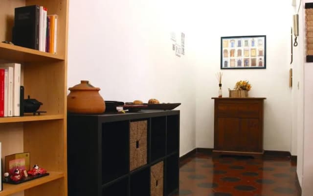 Ethnic Apt in Testaccio's Heart, Serviced by Hostmaker - photo 3