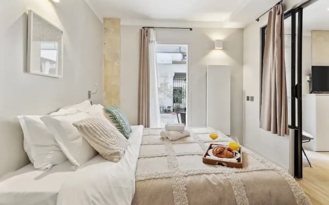 Chic 2BR 2BA near Place des Vosges - photo 2