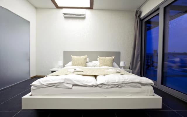 Parliament Penthouse Boutique B&B - photo 4