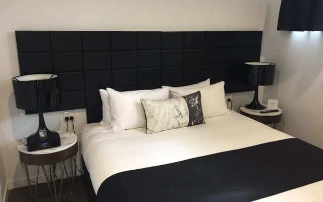 Top Level Large One Bedroom Apartment - photo 2