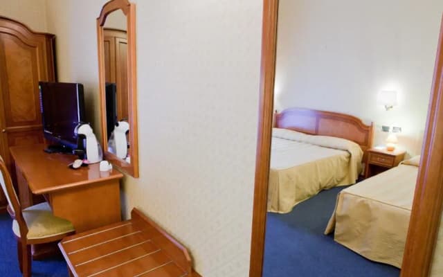 Hotel Amadeus - photo 4