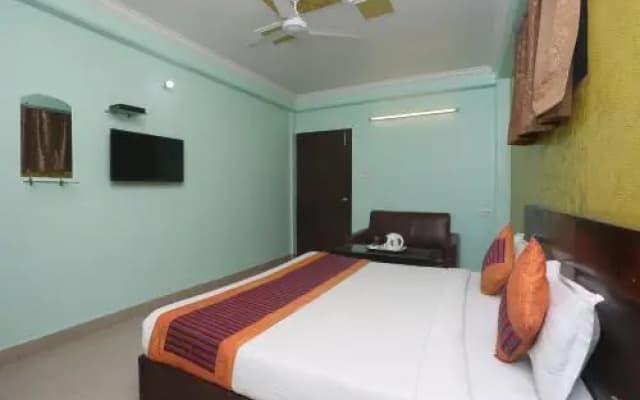 HOTEL GREEN PALACE Delhi Airport - photo 2