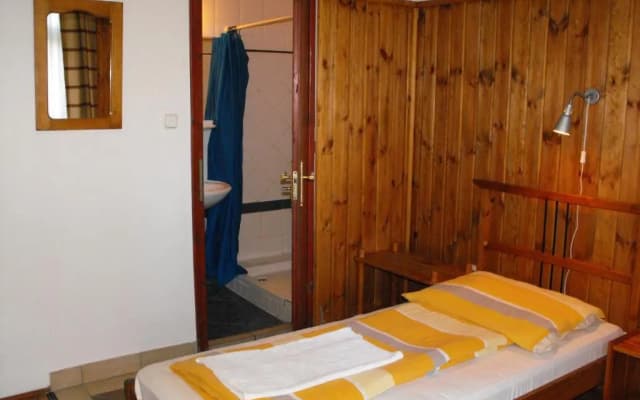 Hungaria Guesthouse - photo 2
