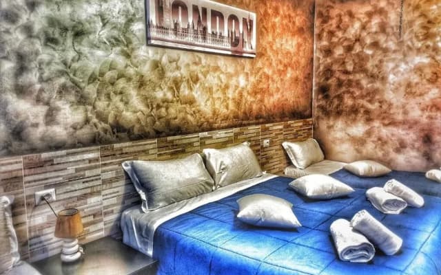 Unique  Guesthouse - photo 2