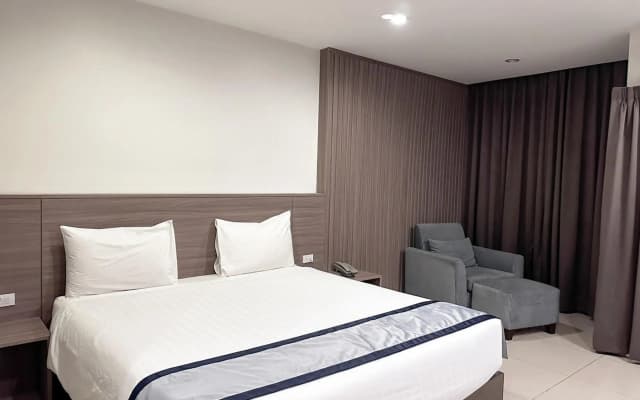Crystal Suites Suvarnabhumi Airport - photo 2