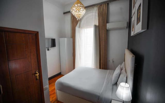 The Square Boutique Hotel - photo 4