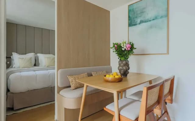 Magnificent Apartment -1br-4p- Canal Saint-martin - photo 2
