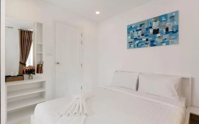 Regent 15 Condo - photo 5