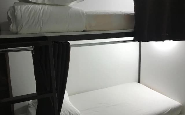 KL Skyline Hostel & Rooftop Infinity Sky Pool - photo 2