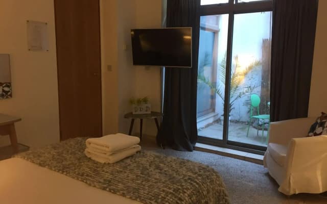 The Luxury Inn - photo 3