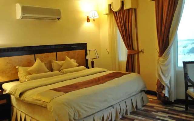 Capital O 155 Dmas Hotel - photo 4