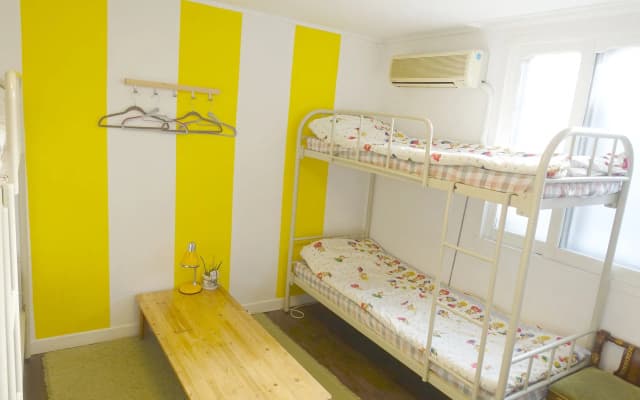 Uja Guesthouse - photo 4