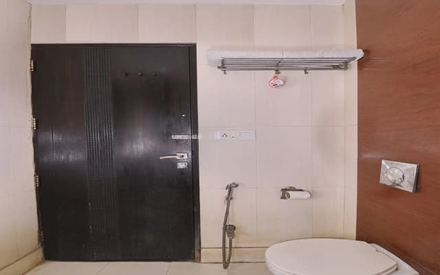OYO 543 La Ola Boutique Hotel - photo 5
