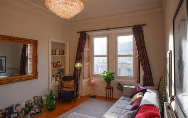 Luxury Central Georgian Apartment With Castle Views - photo 4