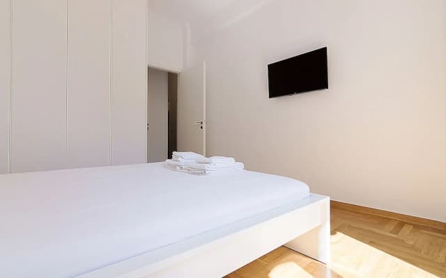 Spacious two bedroom apartment in Central location - photo 5