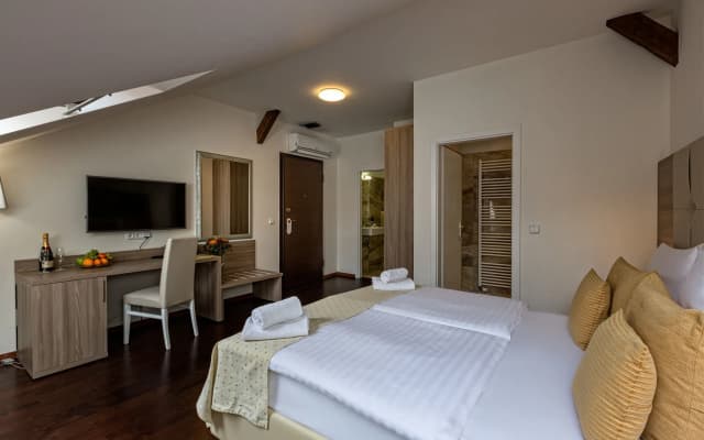Old Town Residence by Little King - photo 3
