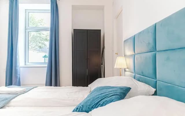 Charming 1BR Getaway Central Meidling - photo 2