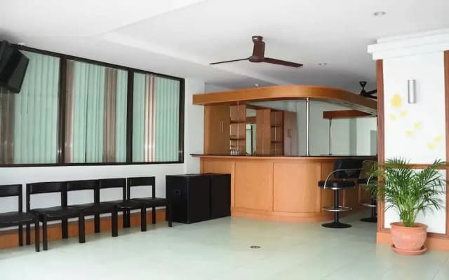 Emerald Hotel Chonburi - photo 2