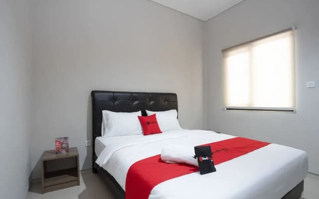 RedDoorz near JIEXPO Kemayoran - photo 5