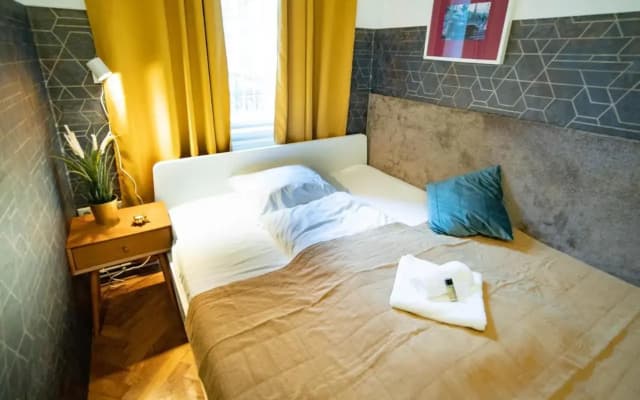 Chain Bridge Home 3BDRM, 2BTHRM,4BED,AC, FAST WIFI - photo 2