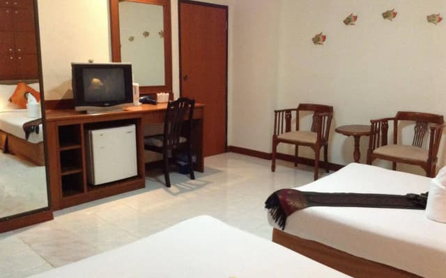 SEATEL Phuket Patong Beach - photo 3