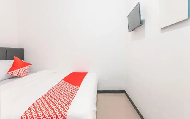 J&b Room Utan Kayu by OYO Rooms - photo 5