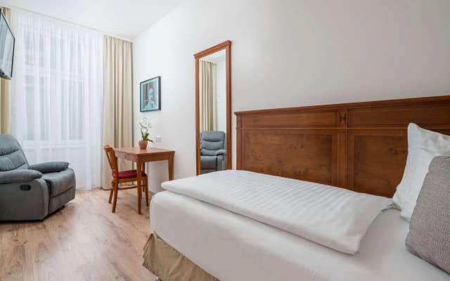 Best Western Plus Celebrity Suites - photo 5