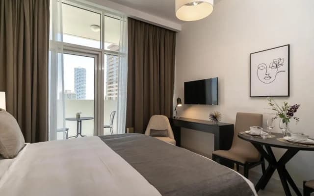 HiGuests - Elegant Studio with Pool and Private Balcony - photo 2