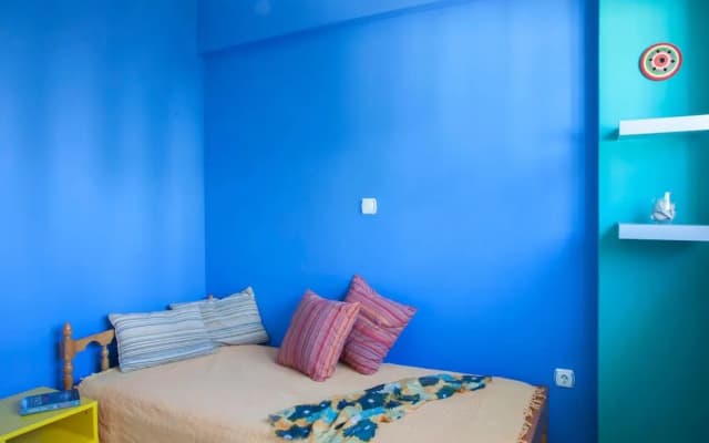 Bright Central Apt in Athens - photo 3