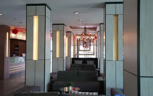 The Spring Srinakarin Hotel - photo 2